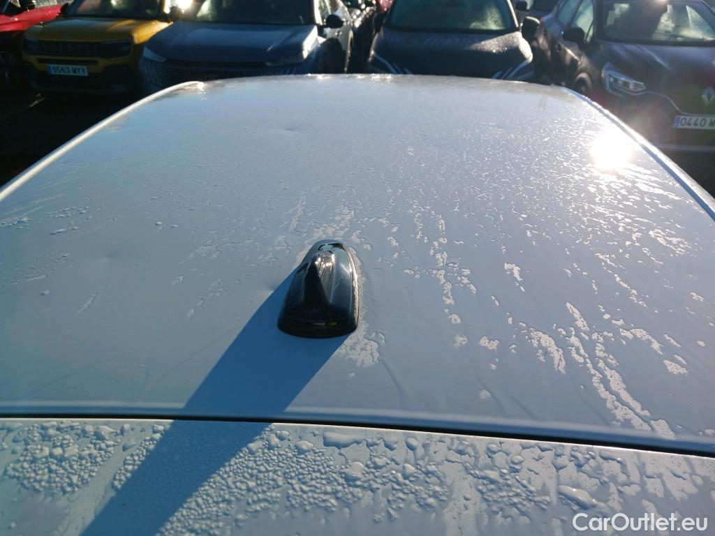  Volkswagen  Golf  VOLKSWAGEN / 2020 / 5P / berlina con portón Life 1.0 eTSI 81kW (110CV) DSG #2