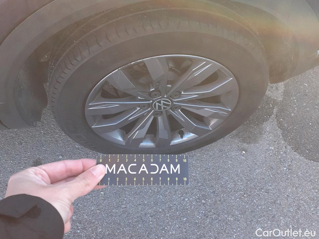  Volkswagen  T-ROC VOLKSWAGEN  / 2017 / 5P / todoterreno Sport 1.5 TSI 110kW (150CV) DSG #3