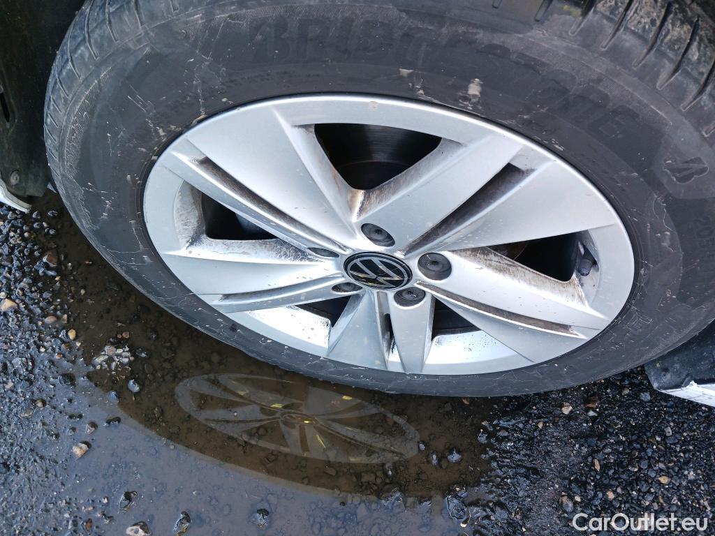  Volkswagen  Golf  VOLKSWAGEN / 2020 / 5P / berlina con portón Life 1.0 eTSI 81kW (110CV) DSG #11