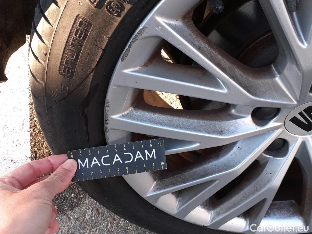  Land Rover  Discovery SEAT Nuevo León / 2020 / 5P / berlina con portón 1.4 e-Hybrid DSG-6 S&S Xcellence Go L (AC) #13