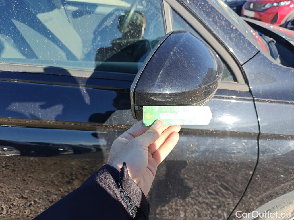  Volkswagen  Tiguan VOLKSWAGEN  / 2020 / 5P / todoterreno Life 2.0 TDI 110kW (150CV) DSG (AC2) #33