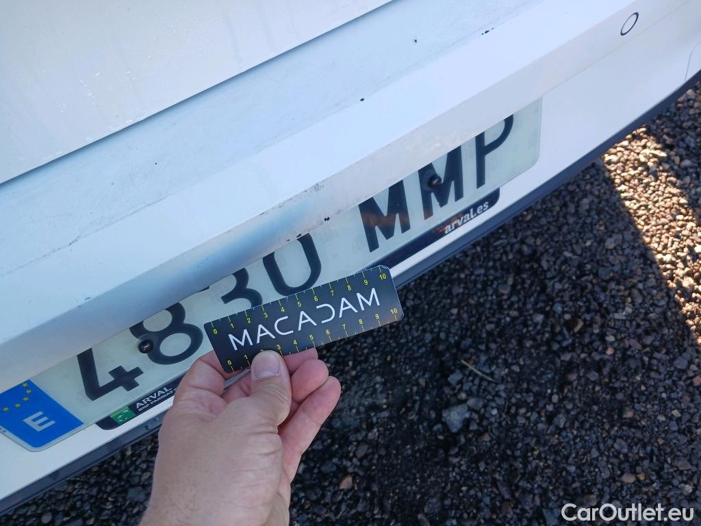  Volkswagen  Golf  VOLKSWAGEN / 2020 / 5P / berlina con portón Life 1.0 eTSI 81kW (110CV) DSG #19