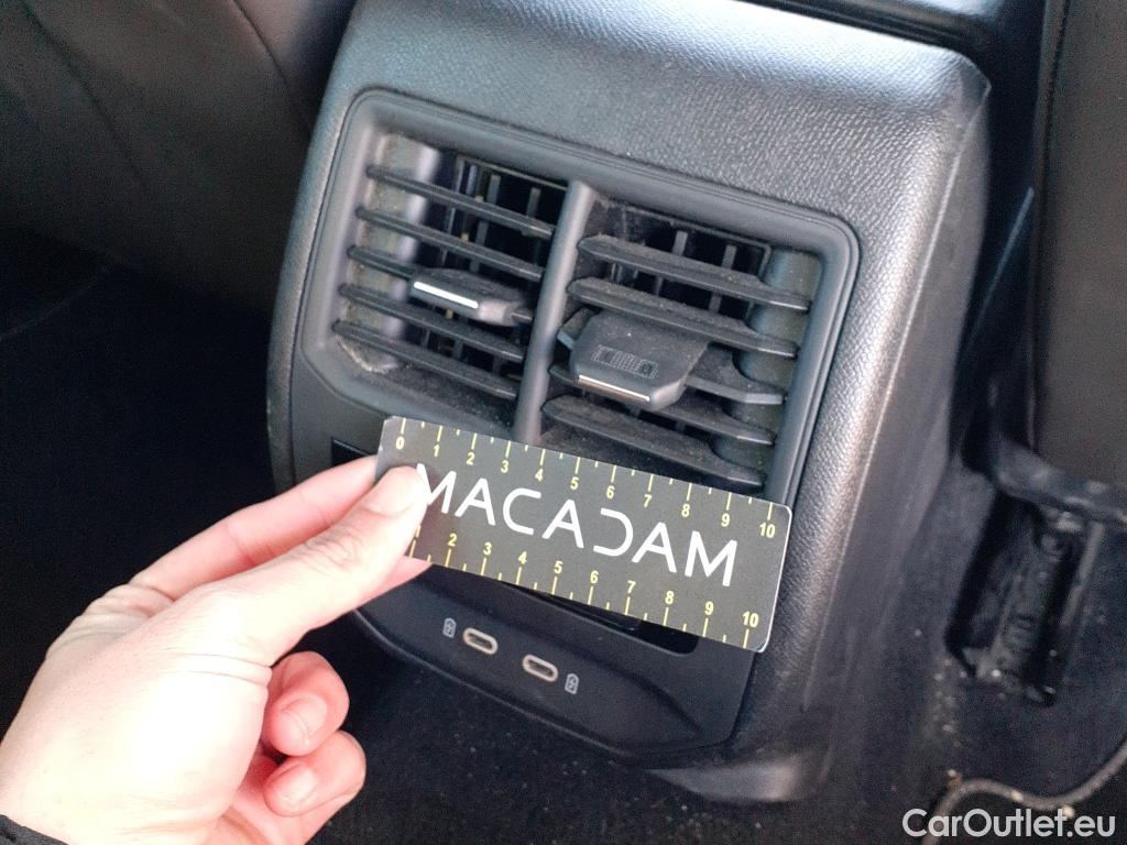  Land Rover  Discovery SEAT Nuevo León / 2020 / 5P / berlina con portón 1.4 e-Hybrid DSG-6 S&S Xcellence Go L (AC) #23