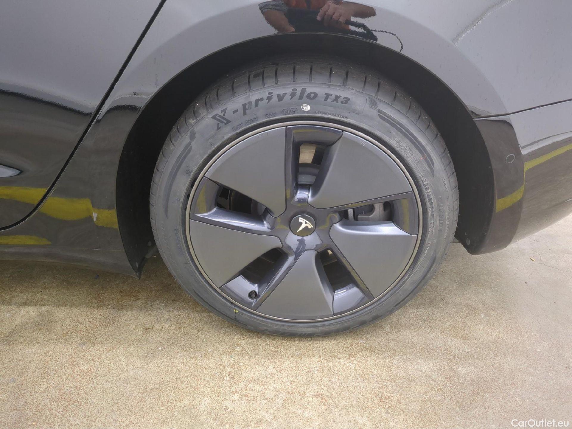  Tesla  Model 3 TESLA  / 2018 / 4P / Berline Autonomie Standard Plus RWD #2