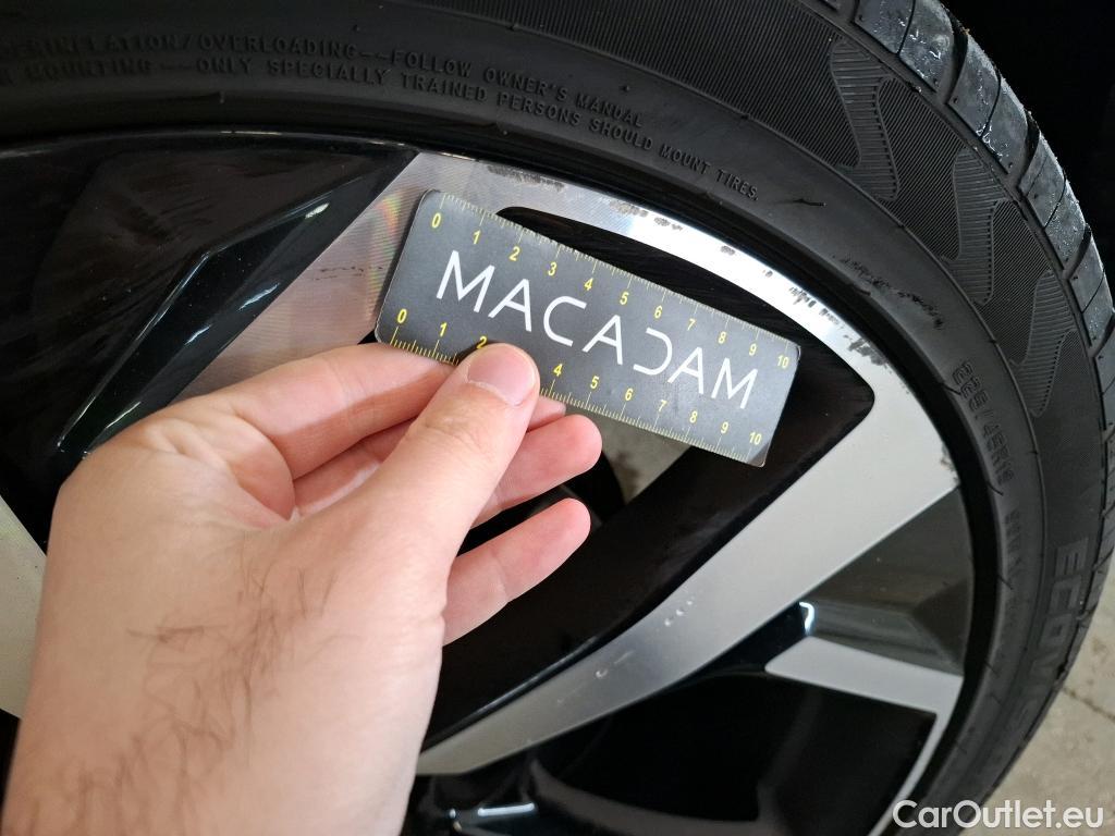  Nissan  Qashqai NISSAN  / 2017 / 5P / Crossover 1.3 DIG-T 140 Tekna #19