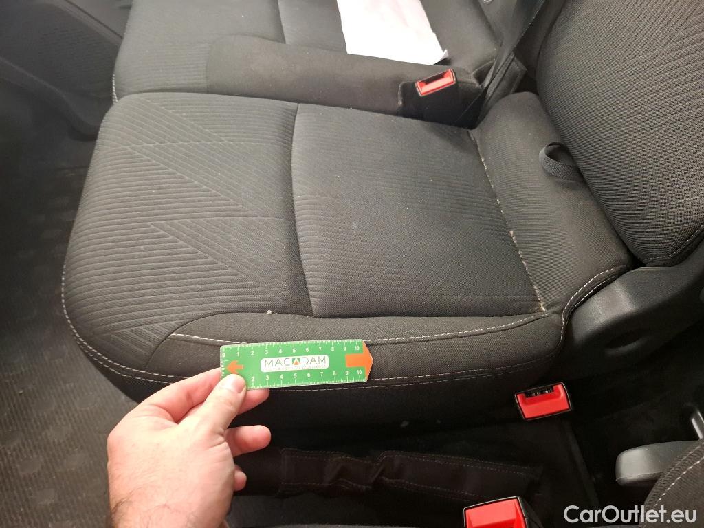  Renault  Trafic  III Fourgon L2H1 3T Grand Confort 2.0 dCi 130CV BVM6 E6d #9