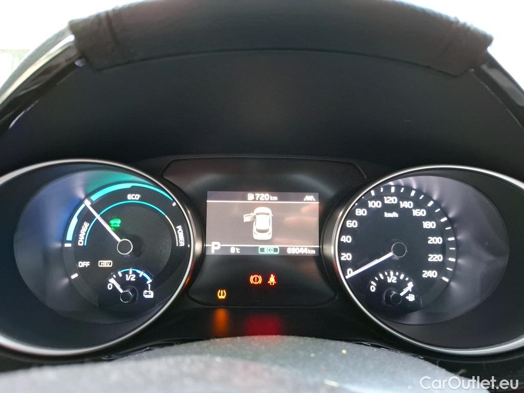  KIA  XCeed KIA  / 2019 / 5P / Crossover 1.6 GDI ISG ISG PHEV ACTIVE BUS DCT6 #17