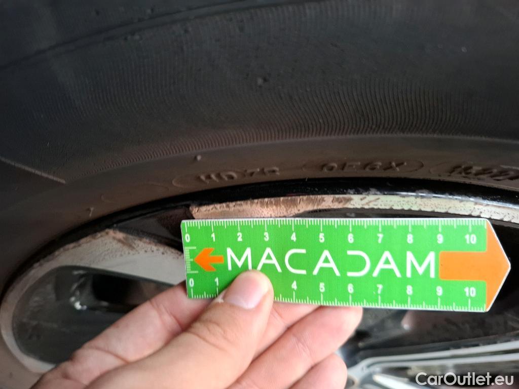  KIA  XCeed KIA  / 2019 / 5P / Crossover 1.6 GDI ISG ISG PHEV ACTIVE BUS DCT6 #11