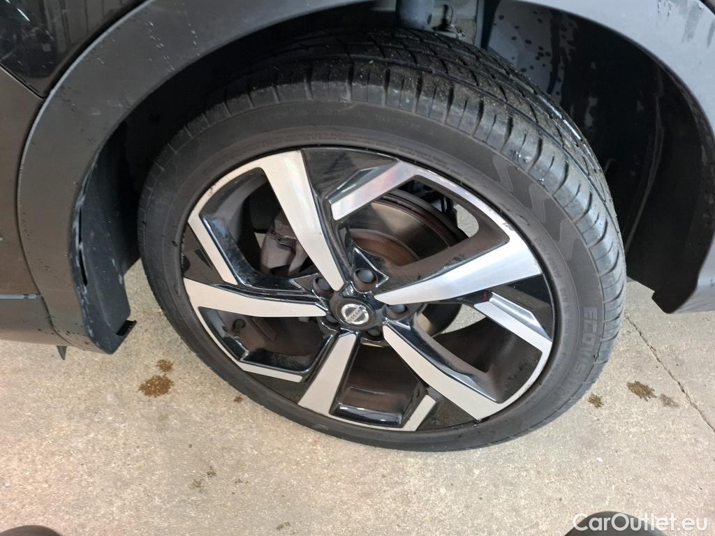  Nissan  Qashqai NISSAN  / 2017 / 5P / Crossover 1.3 DIG-T 140 Tekna #17