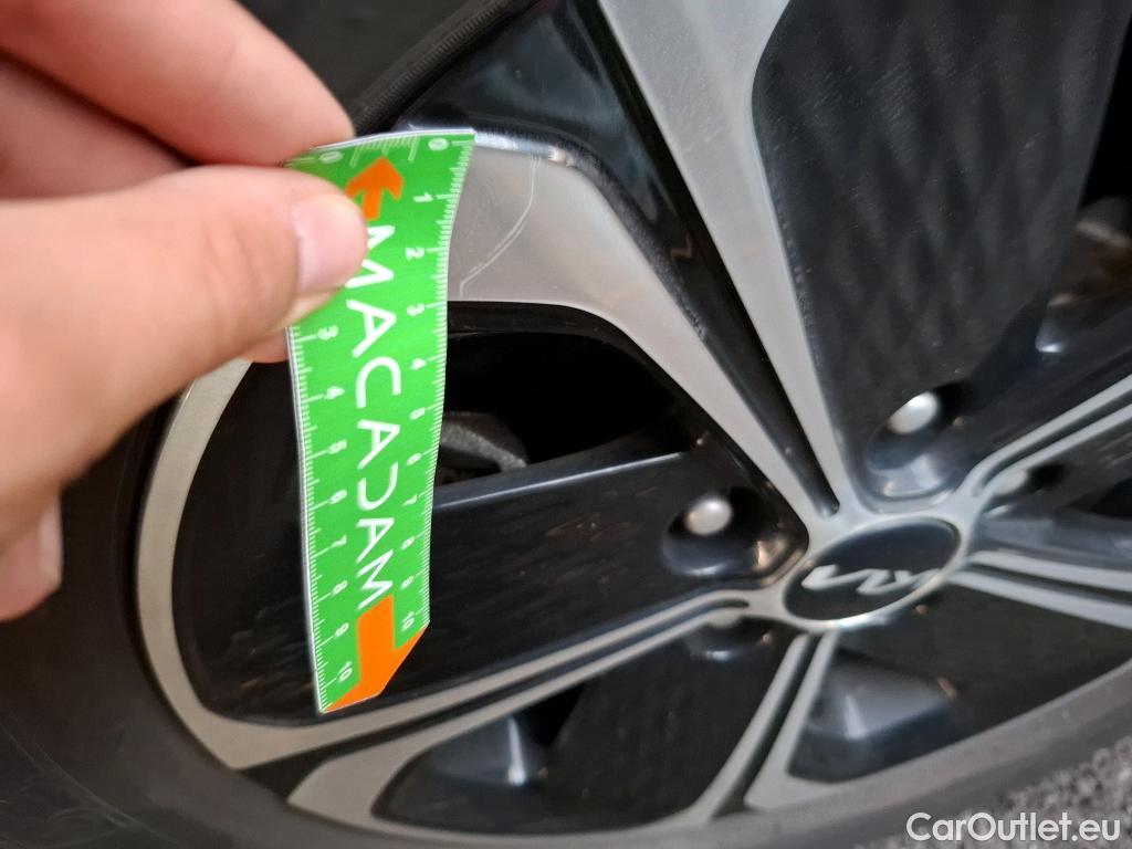  KIA  XCeed KIA  / 2019 / 5P / Crossover 1.6 GDI ISG ISG PHEV ACTIVE BUS DCT6 #23