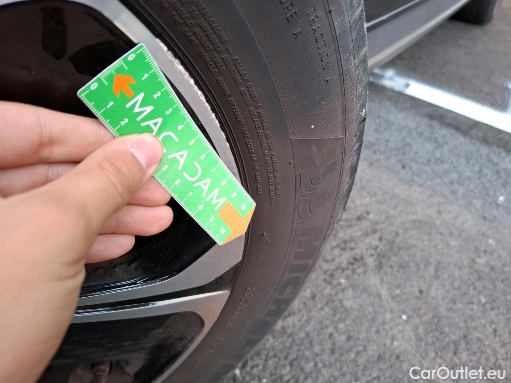  KIA  XCeed KIA  / 2019 / 5P / Crossover 1.6 GDI ISG ISG PHEV ACTIVE BUS DCT6 #7