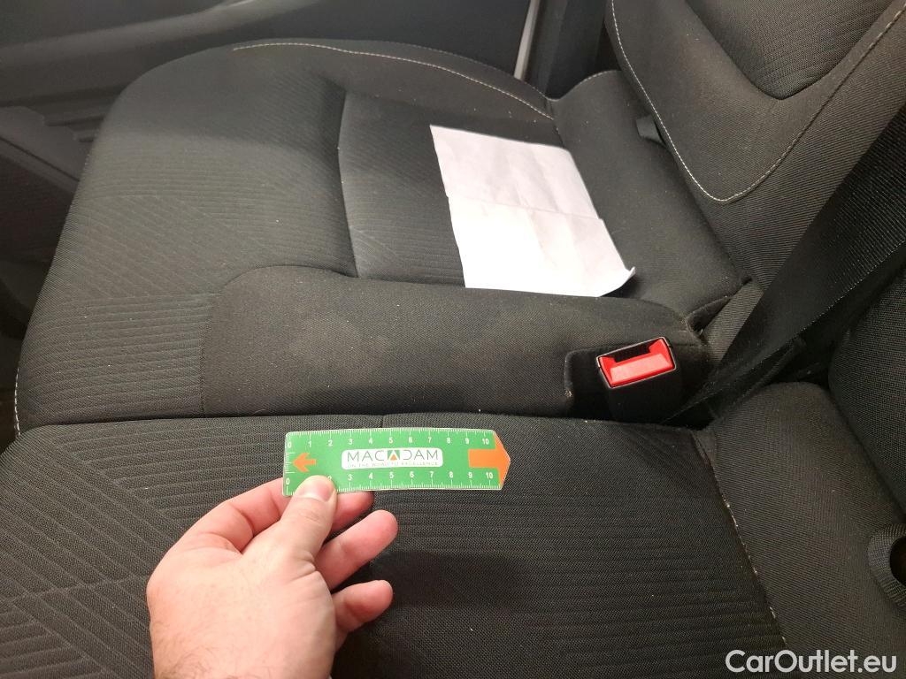  Renault  Trafic  III Fourgon L2H1 3T Grand Confort 2.0 dCi 130CV BVM6 E6d #8