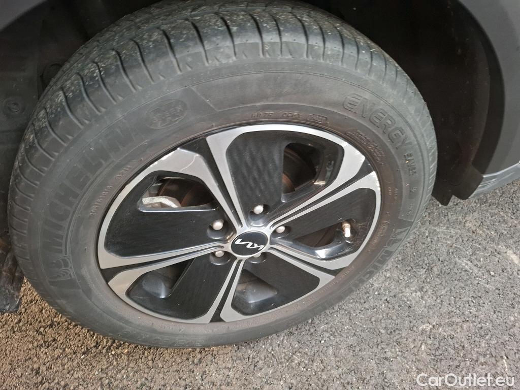  KIA  XCeed KIA  / 2019 / 5P / Crossover 1.6 GDI ISG ISG PHEV ACTIVE BUS DCT6 #18