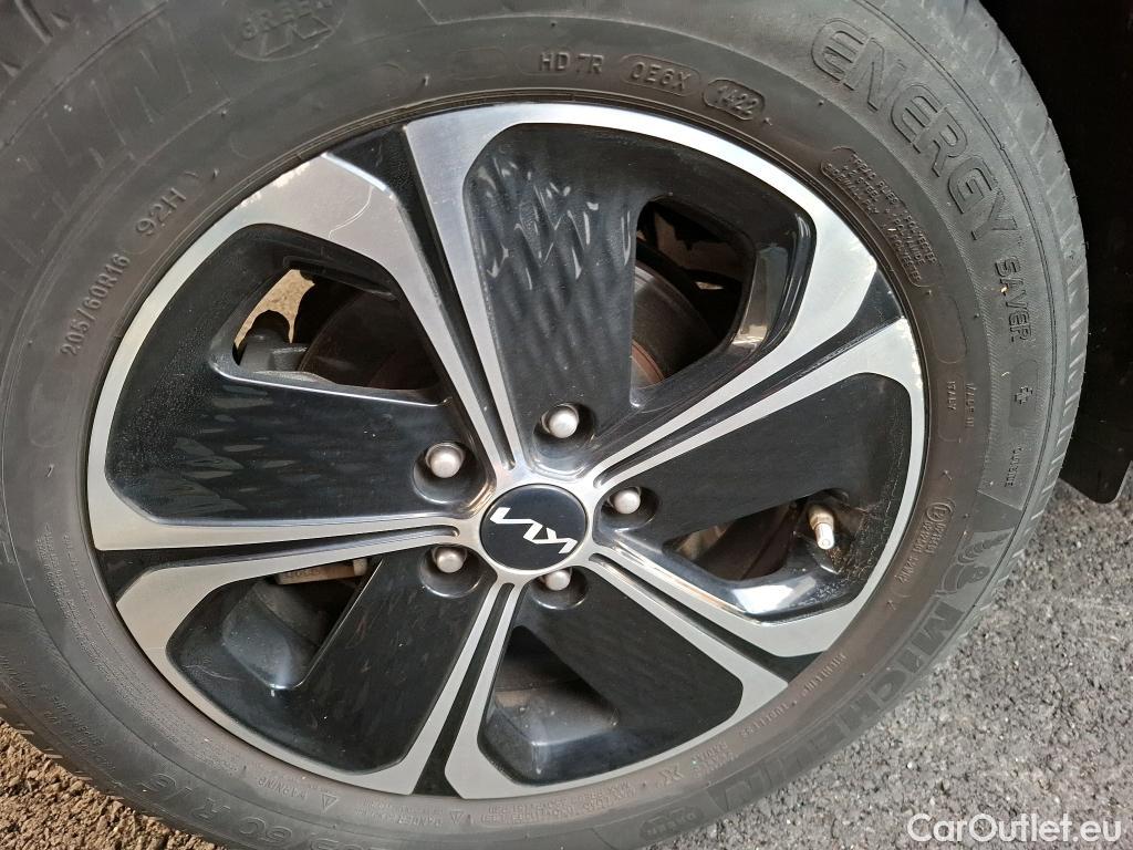  KIA  XCeed KIA  / 2019 / 5P / Crossover 1.6 GDI ISG ISG PHEV ACTIVE BUS DCT6 #19