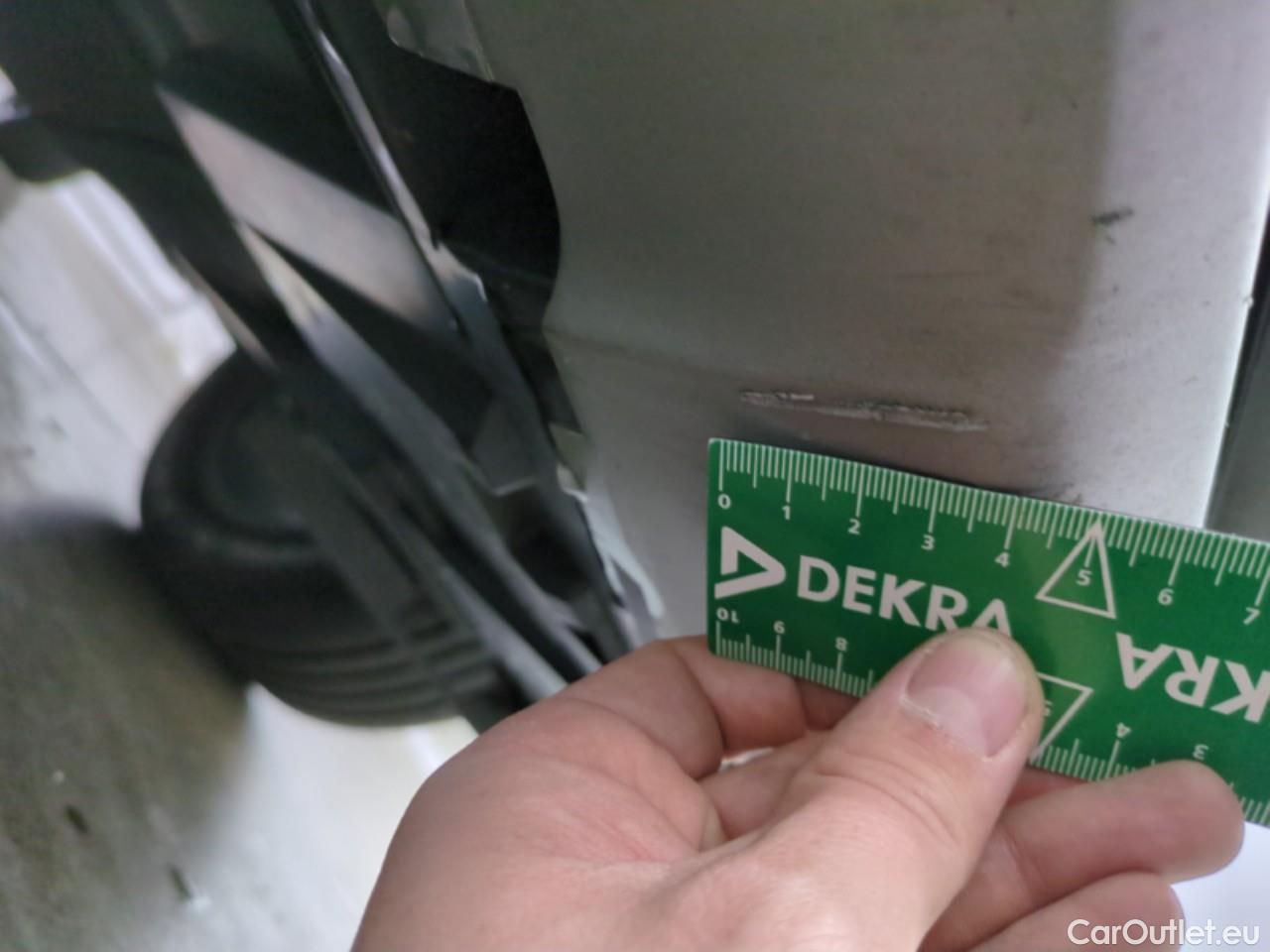  Renault  Espace  V Initiale Paris 2.0 dCi 200CV BVA6 E6dT #71