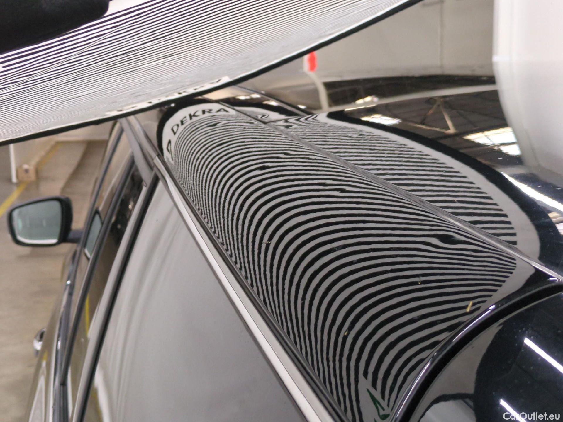  Renault  Espace  V Initiale Paris 2.0 dCi 200CV BVA6 E6dT #46