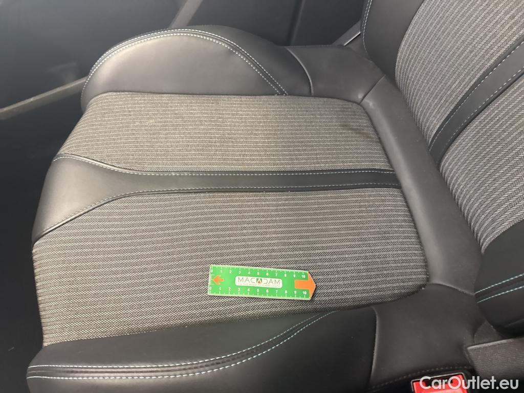  Peugeot  5008  Allure Pack 1.5 HDi 130CV BVA8 7 Sieges E6d #15