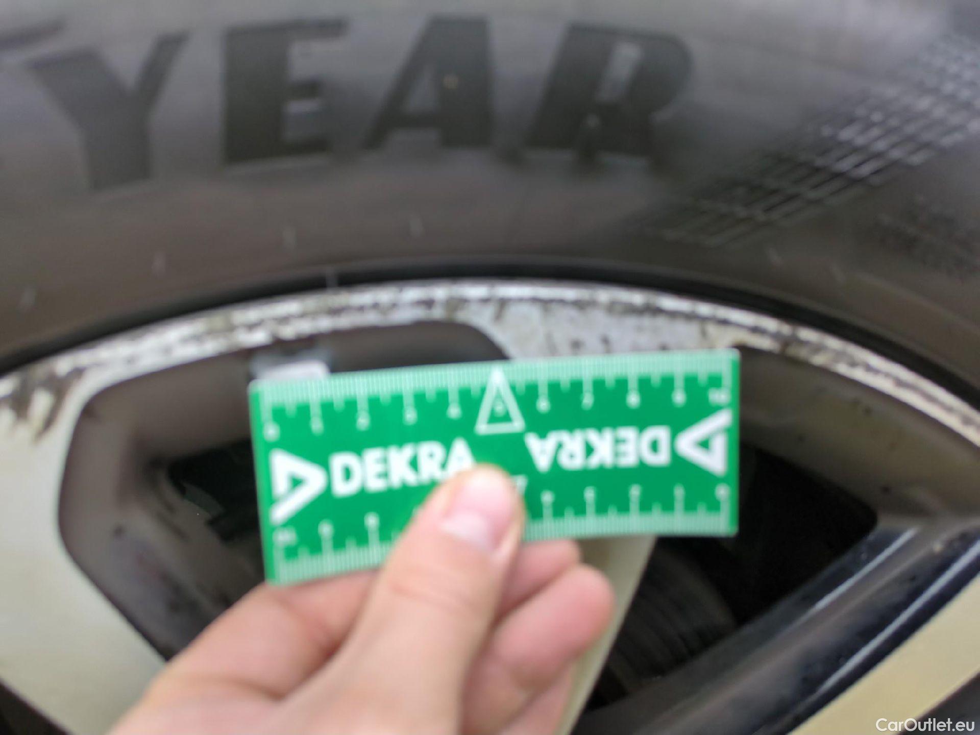  Renault  Espace  V Initiale Paris 2.0 dCi 200CV BVA6 E6dT #8