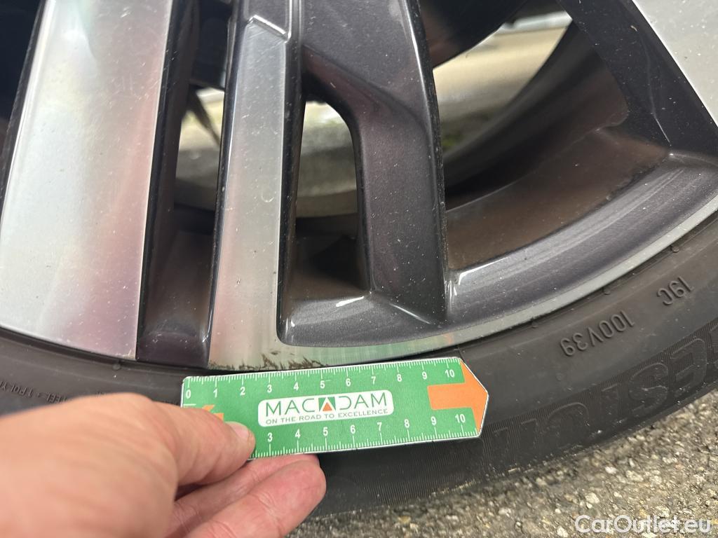  Peugeot  5008  Allure Pack 1.5 HDi 130CV BVA8 7 Sieges E6d #21