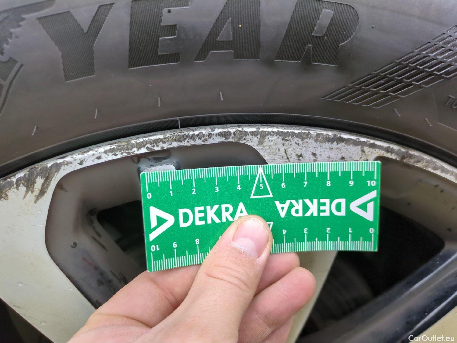  Renault  Espace  V Initiale Paris 2.0 dCi 200CV BVA6 E6dT #10