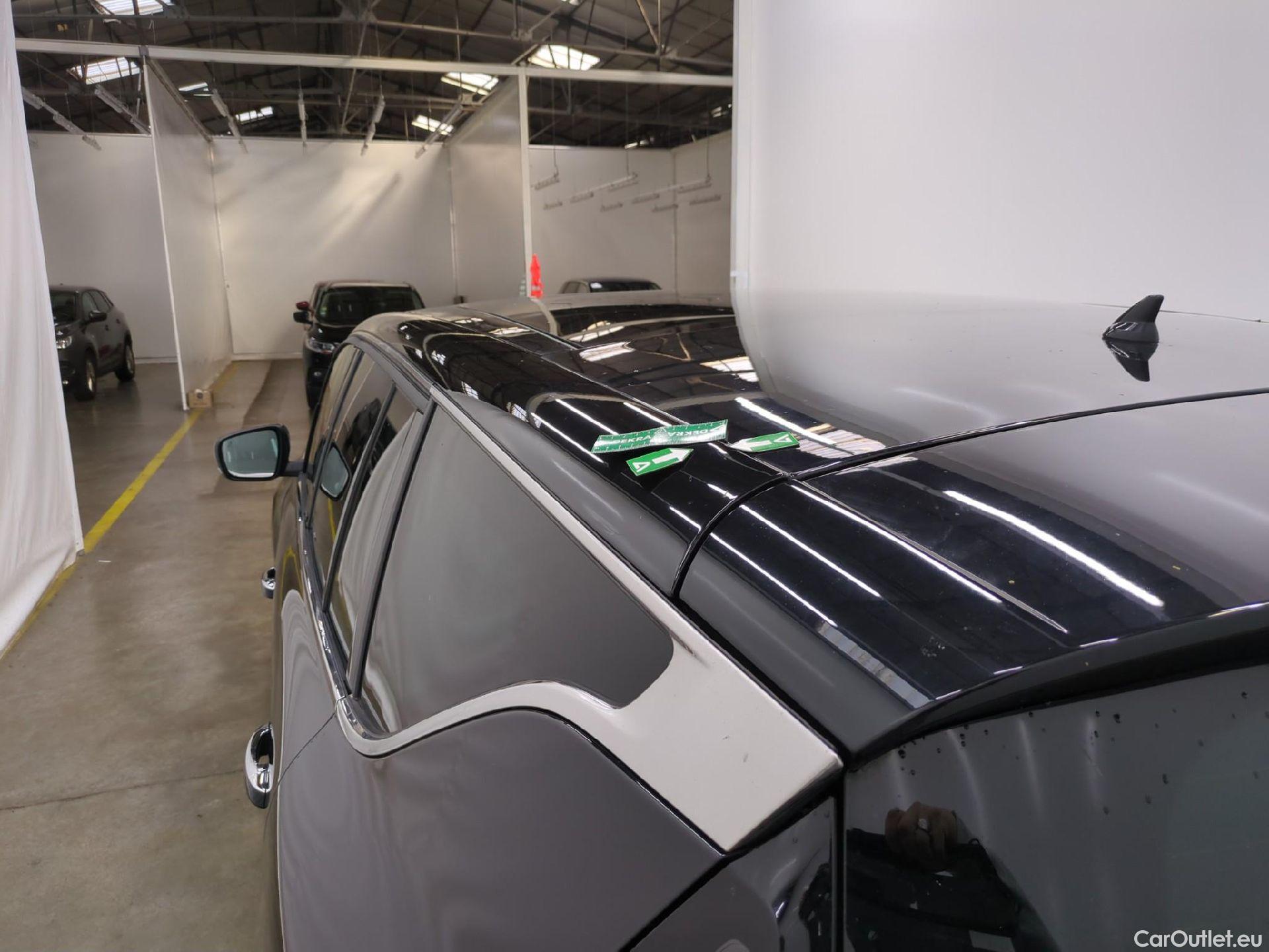  Renault  Espace  V Initiale Paris 2.0 dCi 200CV BVA6 E6dT #47