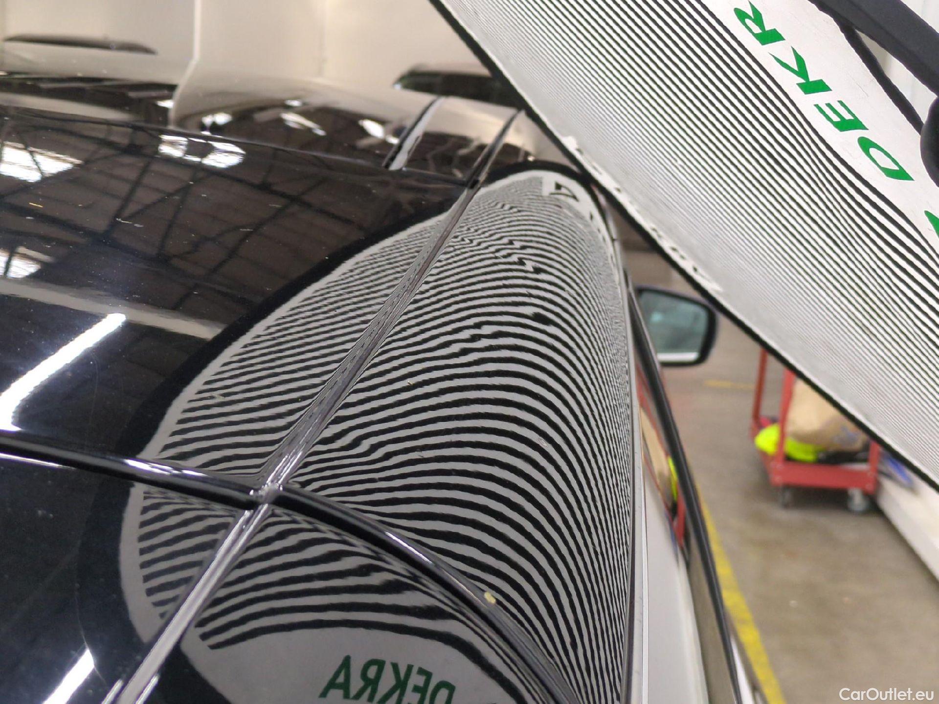  Renault  Espace  V Initiale Paris 2.0 dCi 200CV BVA6 E6dT #52