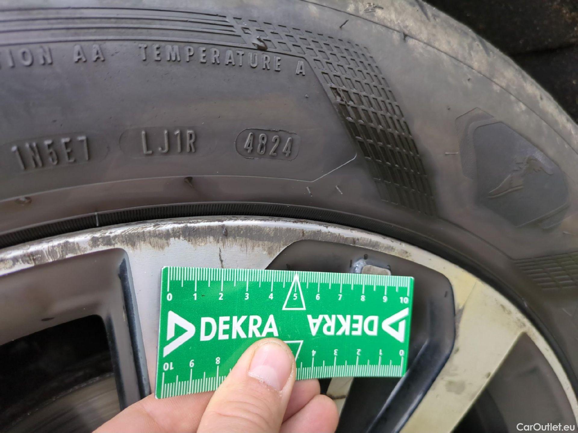  Renault  Espace  V Initiale Paris 2.0 dCi 200CV BVA6 E6dT #9