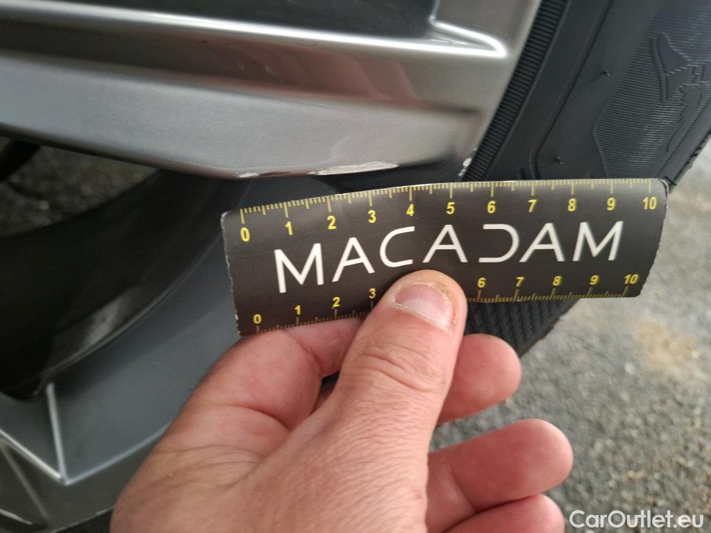  Volkswagen  T-ROC VOLKSWAGEN  / 2017 / 5P / SUV 1.5 TSI 150 EVO R-LINE DSG7 #18