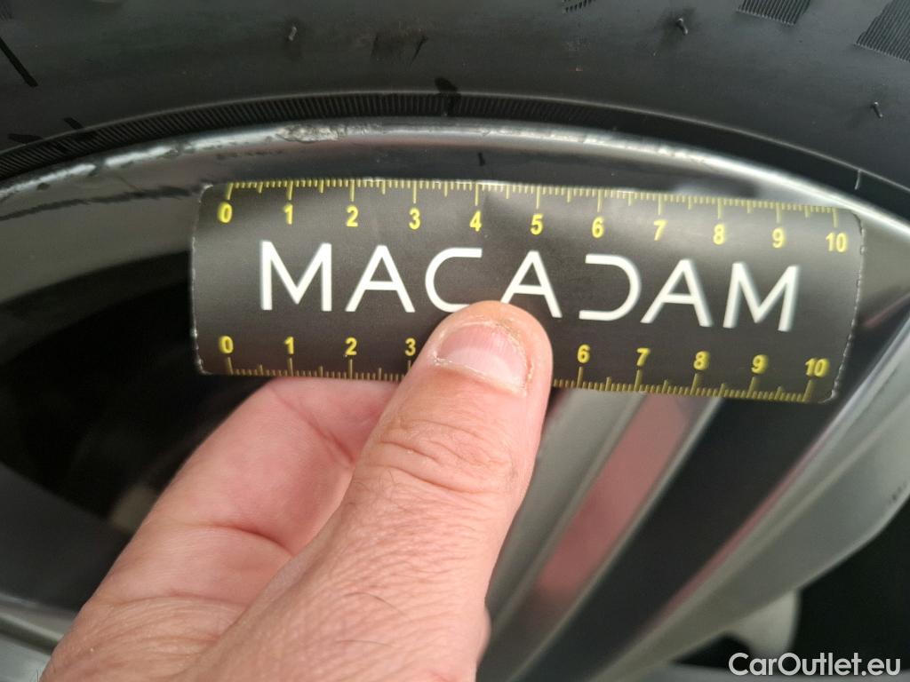  Volkswagen  T-ROC VOLKSWAGEN  / 2017 / 5P / SUV 1.5 TSI 150 EVO R-LINE DSG7 #17