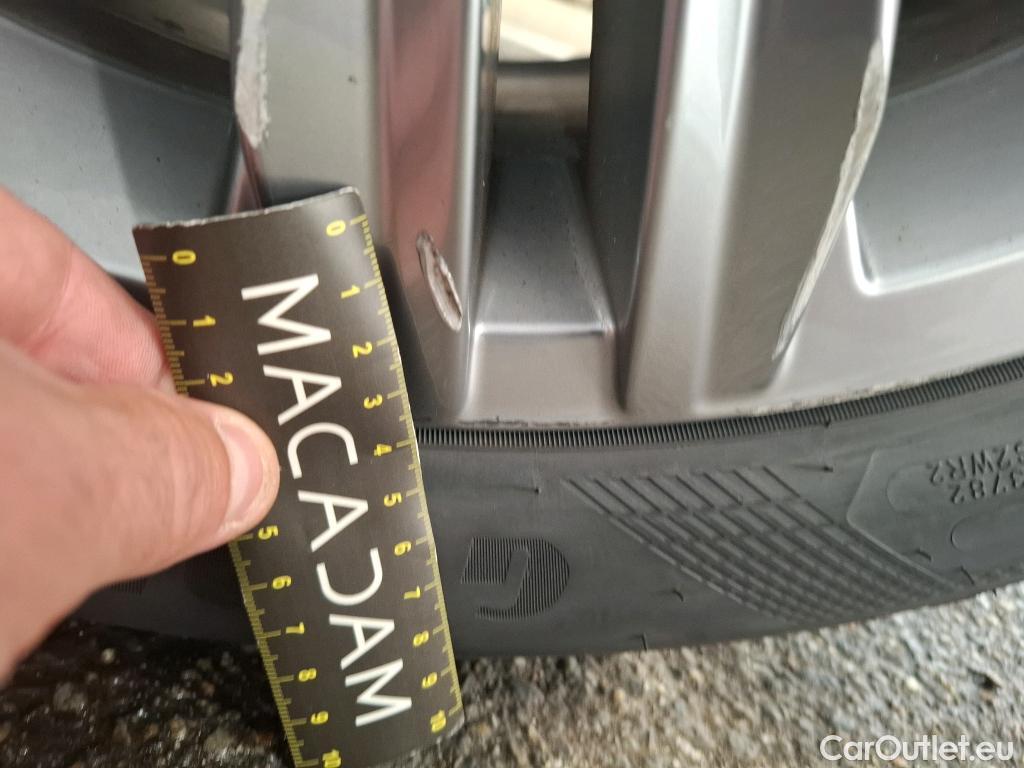  Volkswagen  T-ROC VOLKSWAGEN  / 2017 / 5P / SUV 1.5 TSI 150 EVO R-LINE DSG7 #22