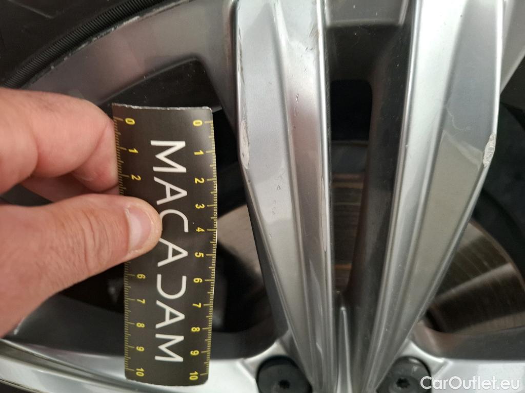  Volkswagen  T-ROC VOLKSWAGEN  / 2017 / 5P / SUV 1.5 TSI 150 EVO R-LINE DSG7 #4