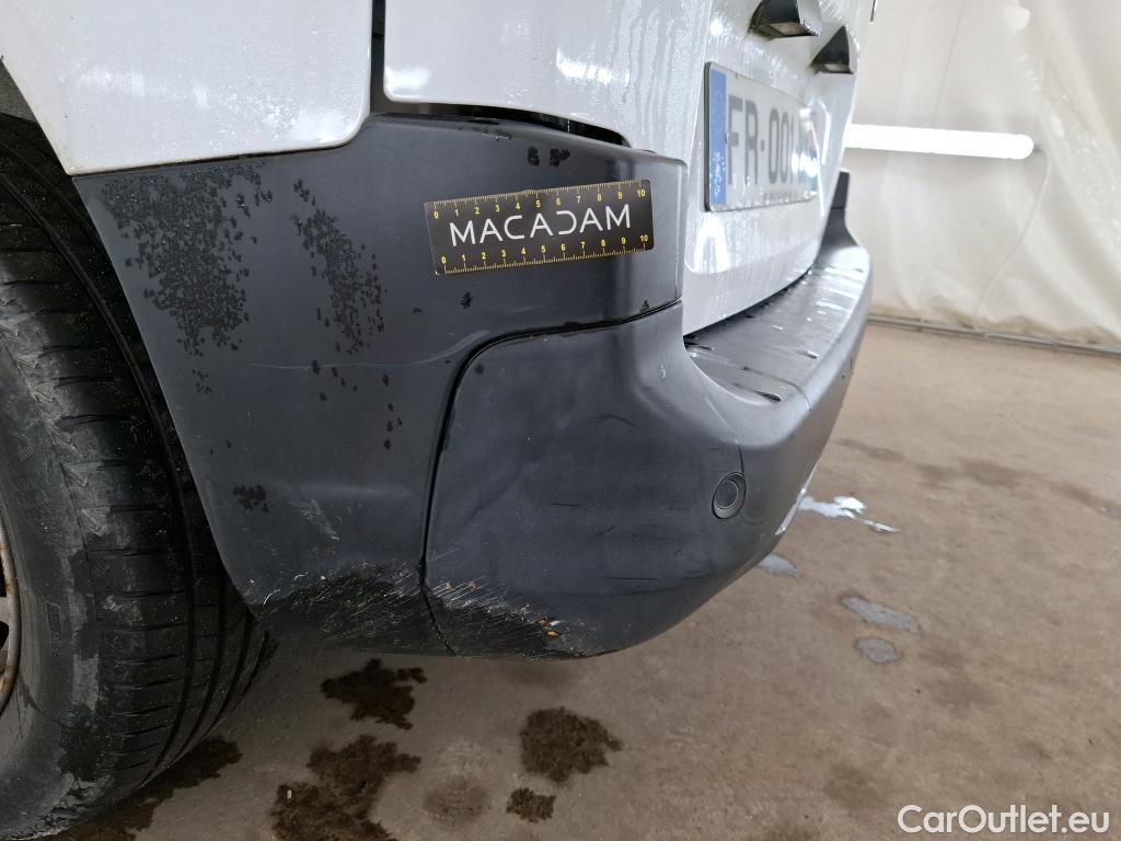  Opel  Combo OPEL  / 2018 / 4P / Fourgonnette 1.5 diesel 100chL1H1/stand CARGO PACK C #52