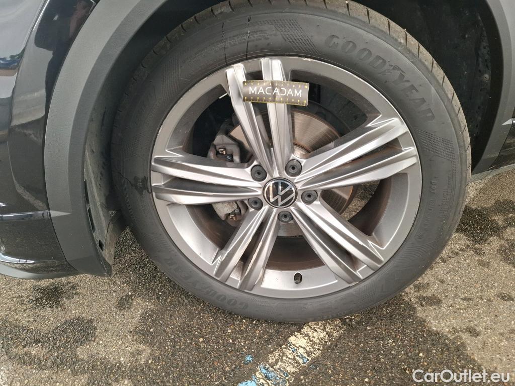  Volkswagen  T-ROC VOLKSWAGEN  / 2017 / 5P / SUV 1.5 TSI 150 EVO R-LINE DSG7 #1