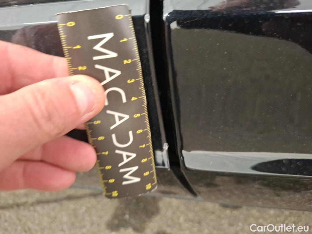  Volkswagen  T-ROC VOLKSWAGEN  / 2017 / 5P / SUV 1.5 TSI 150 EVO R-LINE DSG7 #28