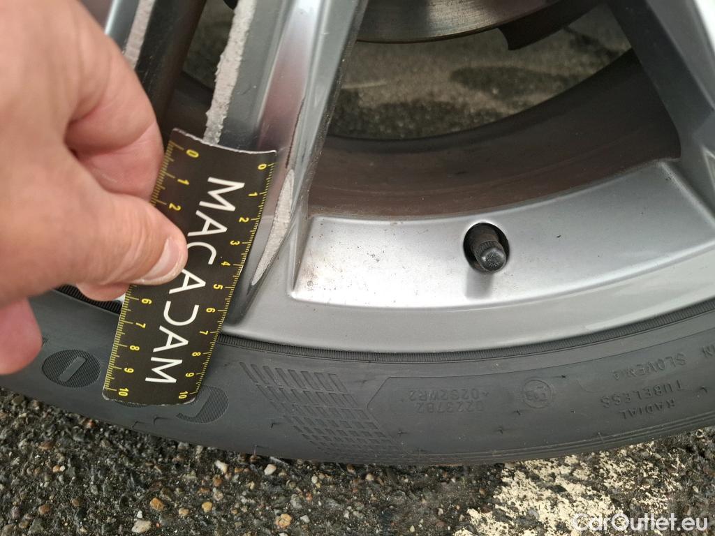  Volkswagen  T-ROC VOLKSWAGEN  / 2017 / 5P / SUV 1.5 TSI 150 EVO R-LINE DSG7 #8