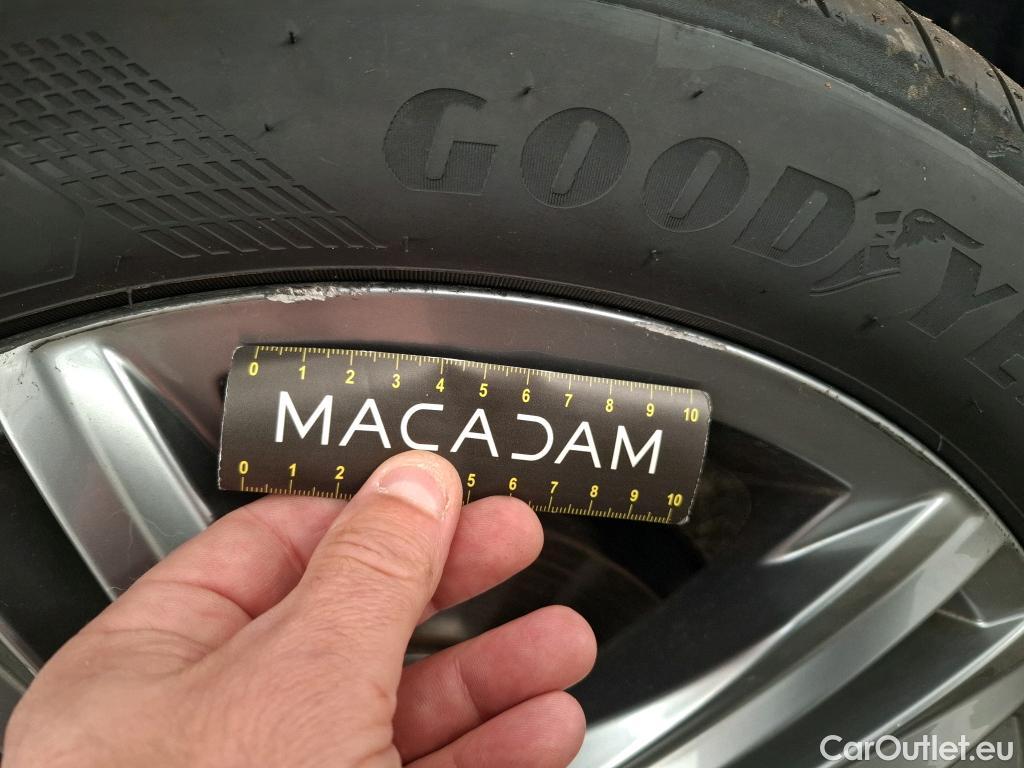  Volkswagen  T-ROC VOLKSWAGEN  / 2017 / 5P / SUV 1.5 TSI 150 EVO R-LINE DSG7 #3