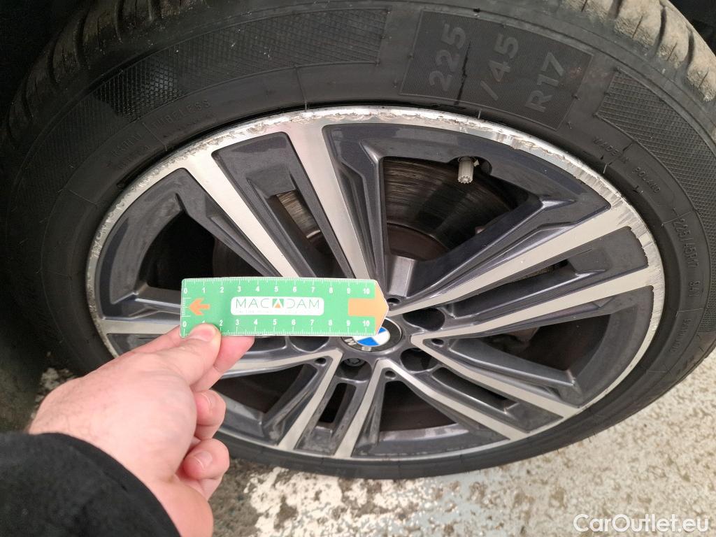  Bmw  Serie 1 BMW Série 1 / 2019 / 5P / Berline 116i DKG7 Business Design #9