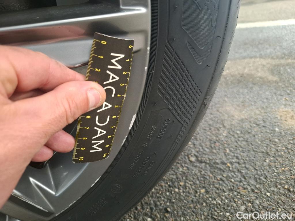  Volkswagen  T-ROC VOLKSWAGEN  / 2017 / 5P / SUV 1.5 TSI 150 EVO R-LINE DSG7 #19