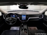  Volvo  XC60 VOLVO  / 2021 / 5P / SUV B4 D AWD AUTOMATICO MOMENTUM PRO MY22 #3