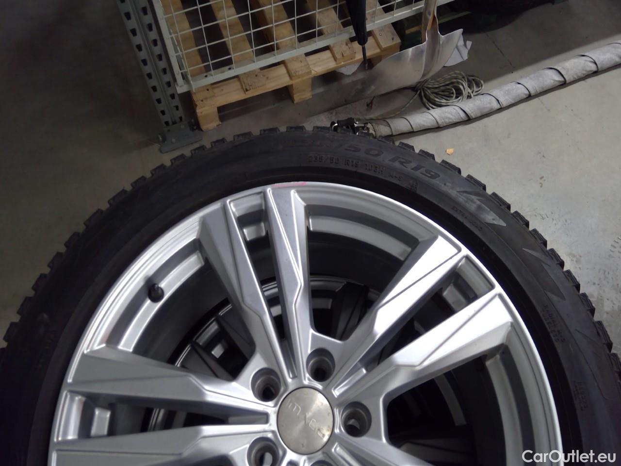  Volvo  XC 40 XC40 T4 Plus Dark Rech. Aut #1