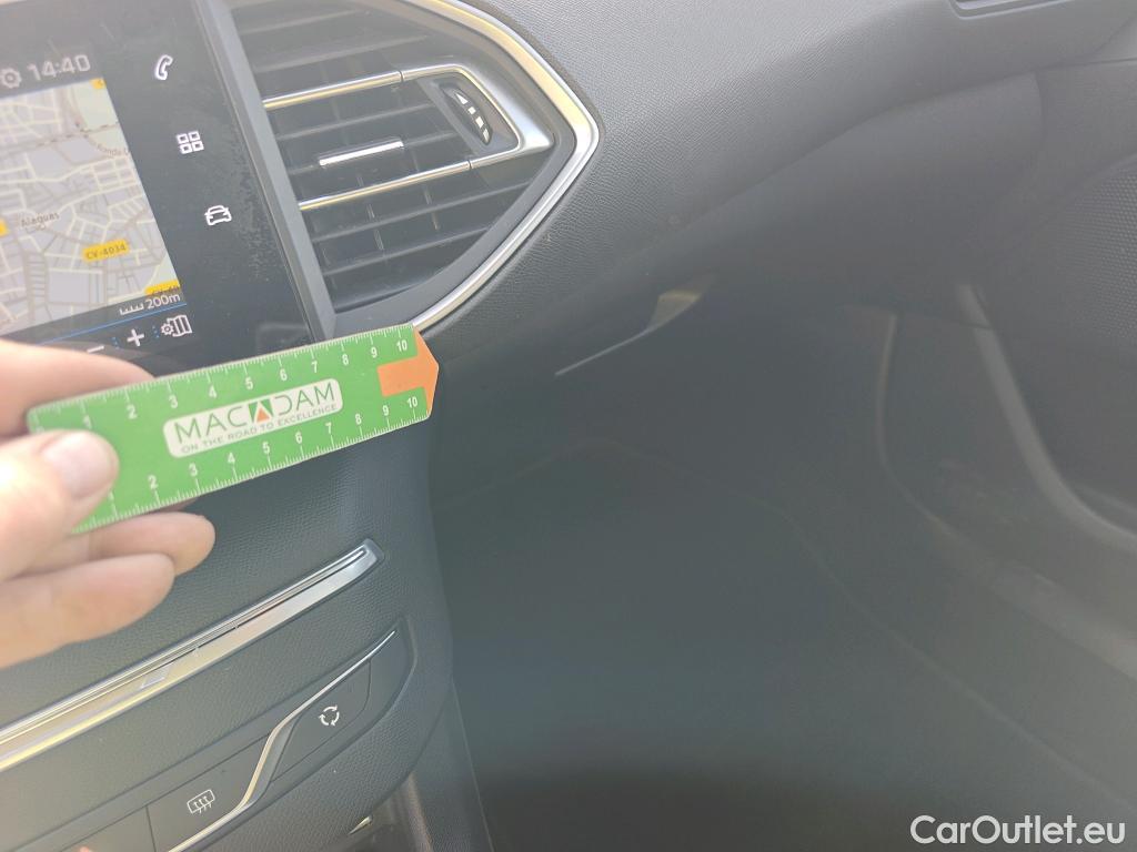  Peugeot  308 PEUGEOT  / 2017 / 5P / berlina con portón 5p Style BlueHDi 130 S&S #10