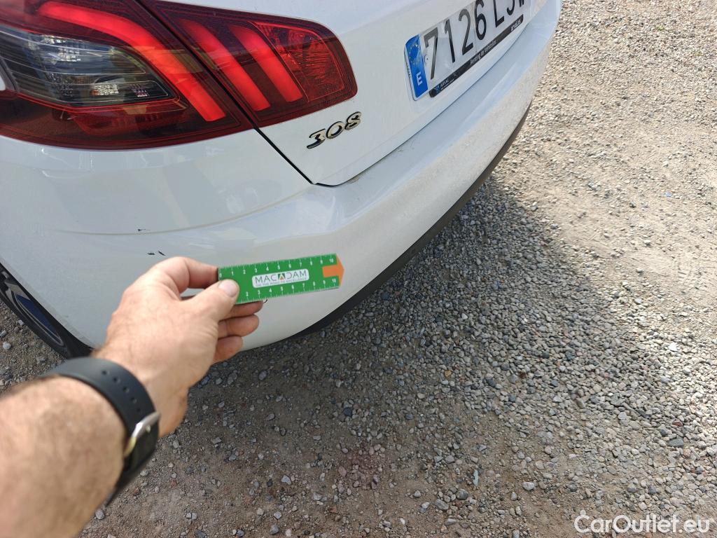  Peugeot  308 PEUGEOT  / 2017 / 5P / berlina con portón 5p Style BlueHDi 130 S&S #12