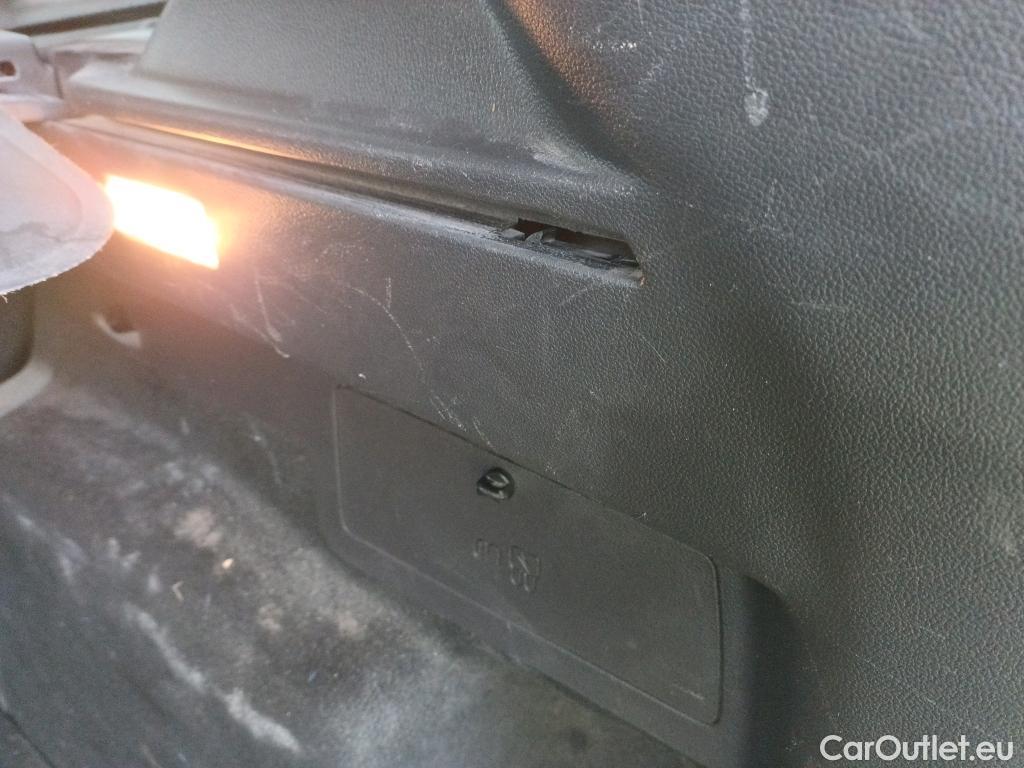  Ford  Kuga FORD  / 2016 / 5P / todoterreno 1.5 EcoBoost 88kW 4x2 Trend+ (CX) #31