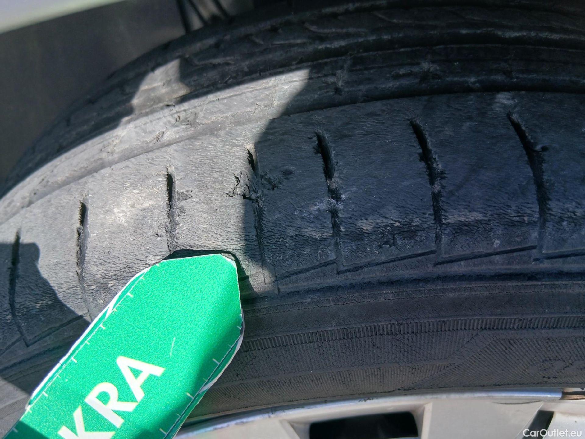  Seat  Ibiza SEAT  / 2017 / 5P / berlina con portón 1.0 MPI 59kW (80CV) Reference Plus(SP) #11