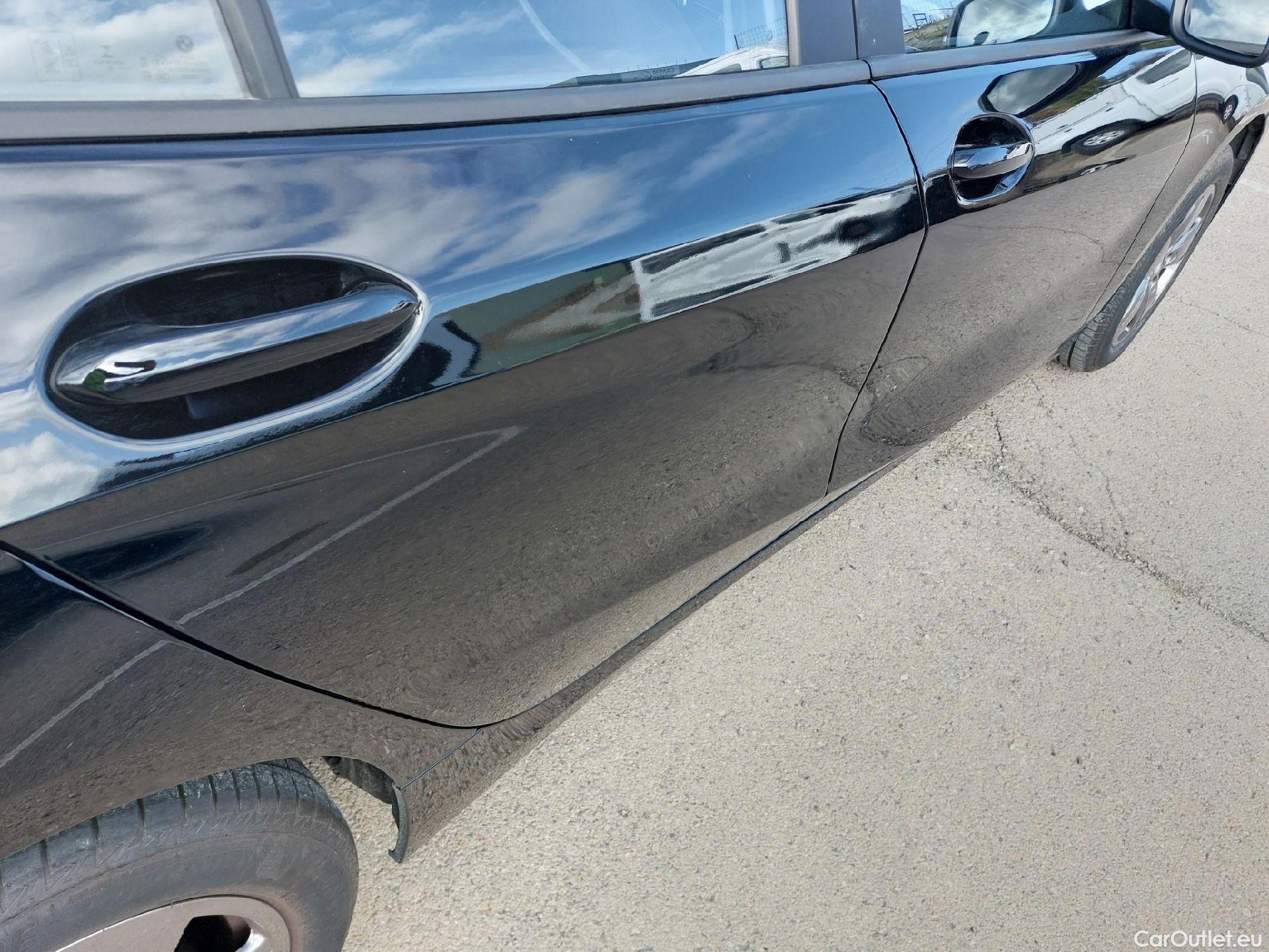  Bmw  Serie 1 BMW  / 2019 / 5P / berlina con portón 118i #32