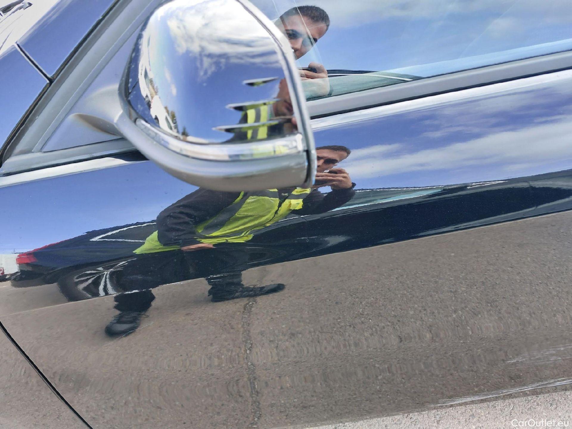  Bmw  Serie 1 BMW  / 2019 / 5P / berlina con portón 118i #11