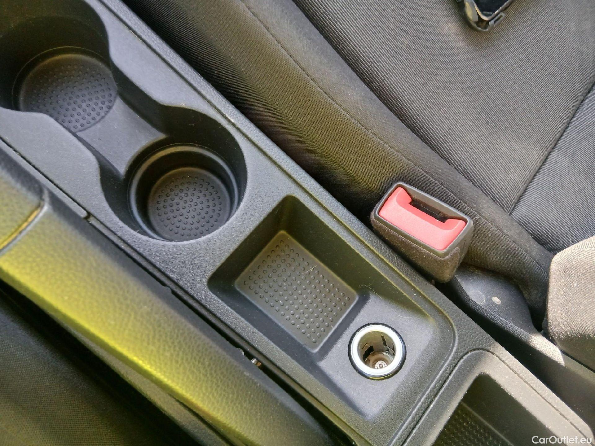  Seat  Ibiza SEAT  / 2017 / 5P / berlina con portón 1.0 MPI 59kW (80CV) Reference Plus(SP) #3