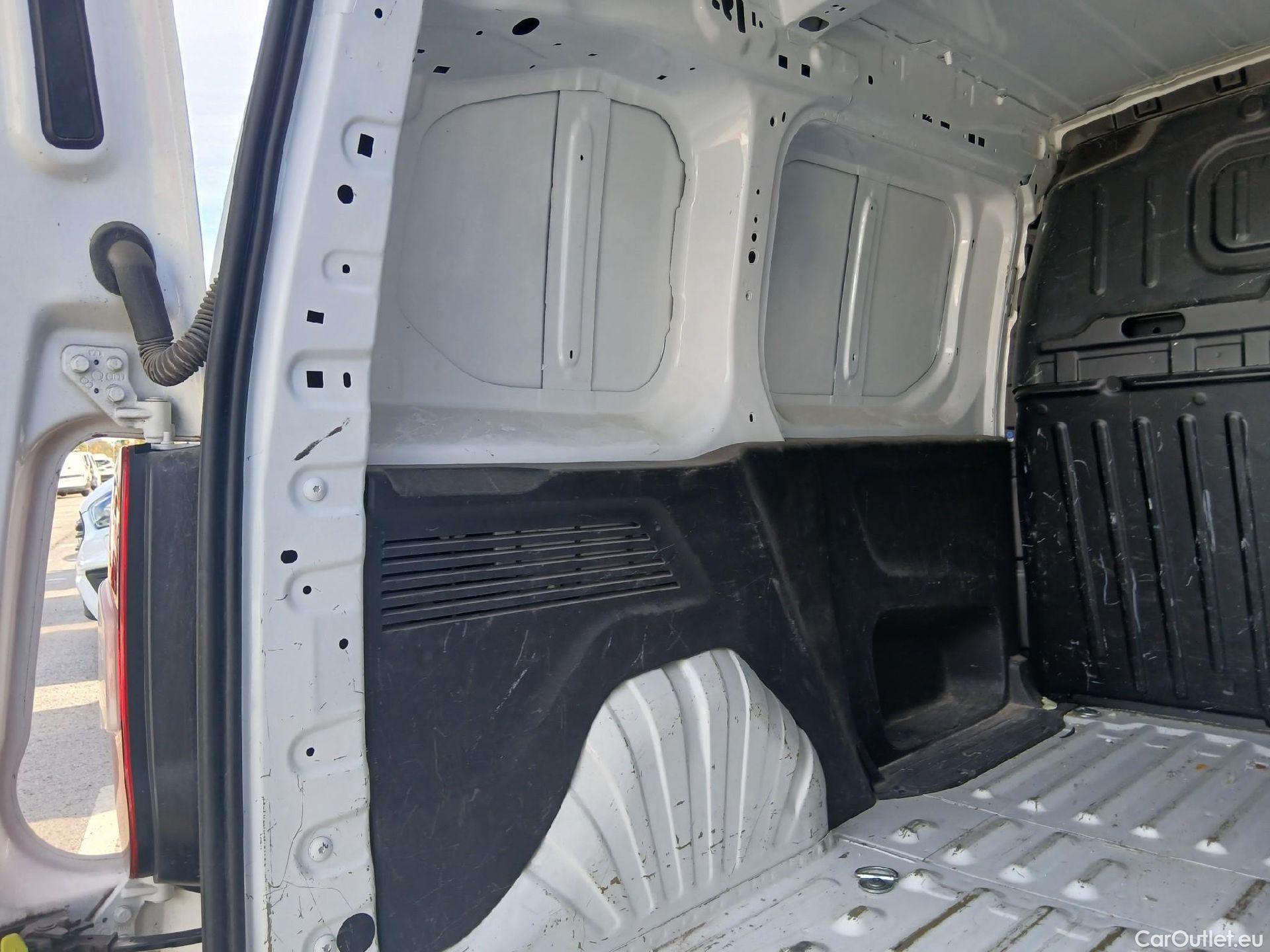  Opel  Combo OPEL  / 2018 / 3P / furgón derivado de turismo 1.5 TD S/S 75kW (100CV) Express L H1 650 (CX) #30