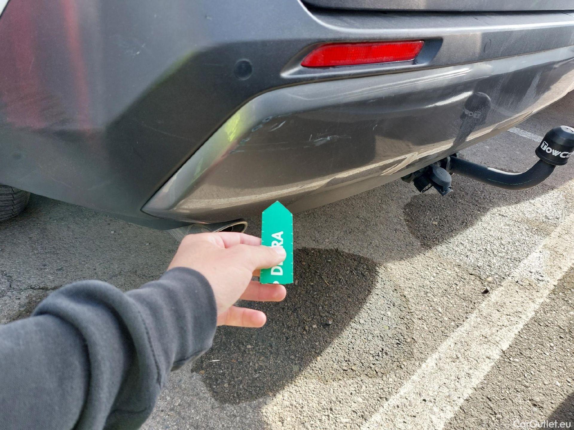  Toyota  RAV4 TOYOTA  / 2018 / 5P / todoterreno 2.5l 220H Advance 4WD #13