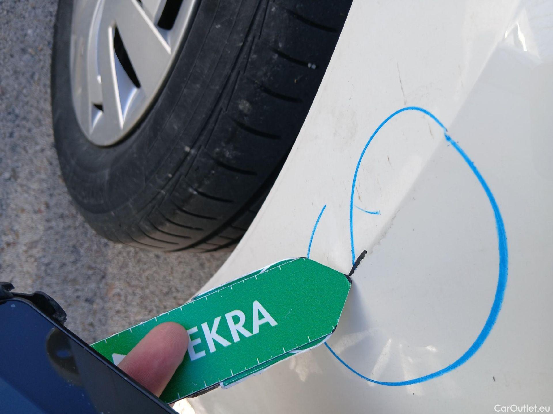  Seat  Ibiza SEAT  / 2017 / 5P / berlina con portón 1.0 MPI 59kW (80CV) Reference Plus(SP) #24